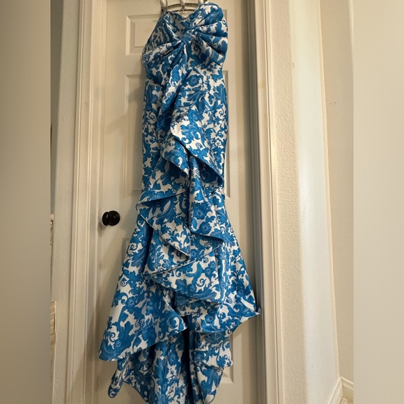 Mestiza Azulejo Gown - Picture 7 of 9